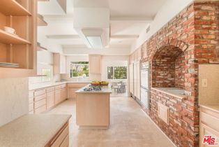 Single Family Residence, 17552 Camino De Yatasto, Pacific Palisades, CA 90272 - 13