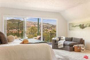 Single Family Residence, 17552 Camino De Yatasto, Pacific Palisades, CA 90272 - 42