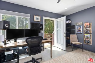 Single Family Residence, 15601 Woodfield pl, Sherman Oaks, CA 91403 - 21