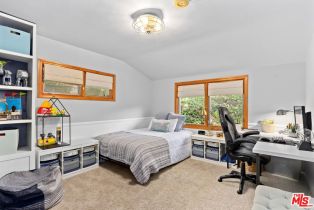 Single Family Residence, 15601 Woodfield pl, Sherman Oaks, CA 91403 - 15