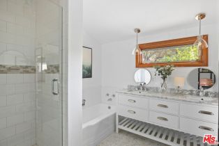 Single Family Residence, 15601 Woodfield pl, Sherman Oaks, CA 91403 - 13