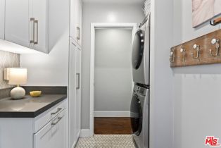 Single Family Residence, 15601 Woodfield pl, Sherman Oaks, CA 91403 - 18