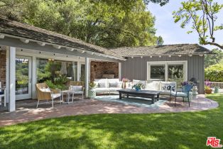 Single Family Residence, 15601 Woodfield pl, Sherman Oaks, CA 91403 - 3