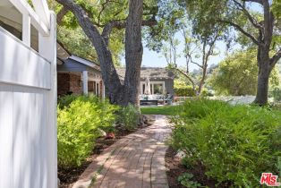 Single Family Residence, 15601 Woodfield pl, Sherman Oaks, CA 91403 - 2