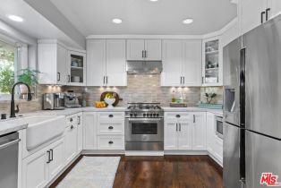 Single Family Residence, 15601 Woodfield pl, Sherman Oaks, CA 91403 - 10