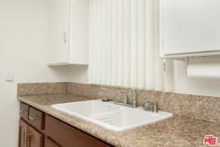 , 256 Doheny dr, Beverly Hills, CA 90211 - 8