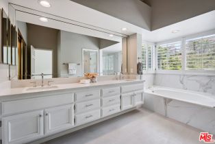 Single Family Residence, 24660 Vista Cerritos, Calabasas, CA 91302 - 39