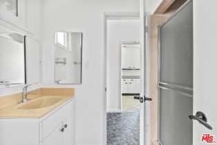 , 4509 Canoga dr, Woodland Hills, CA 91364 - 7