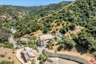 Single Family Residence, 4099 Mandeville Canyon Rd, Brentwood, CA 90049 - 2