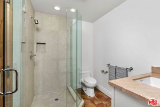 Single Family Residence, 4099 Mandeville Canyon Rd, Brentwood, CA 90049 - 46