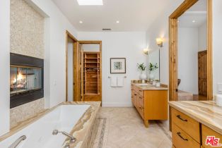 Single Family Residence, 4099 Mandeville Canyon Rd, Brentwood, CA 90049 - 30