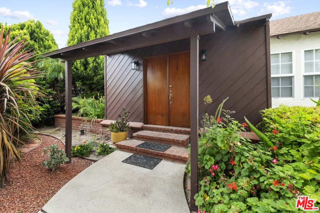 , 4753 Saloma ave, Sherman Oaks, CA 91403 - 1