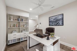 , 4372 Paxton Place, Calabasas, CA 91302 - 6