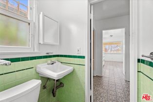 Single Family Residence, 228 3rd ave, Venice, CA 90291 - 10