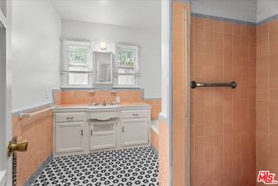 Single Family Residence, 228 3rd ave, Venice, CA 90291 - 12