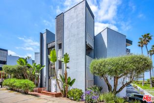 , 620 The vlg, Redondo Beach, CA 90277 - 3