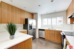 , 645 Westmount dr, West Hollywood , CA 90069 - 3