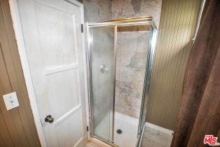 , 2315 2nd Street, Santa Monica, CA 90405 - 5