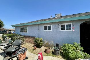 Single Family Residence, 3332 Debbie ln, Riverside, CA 92501 - 5