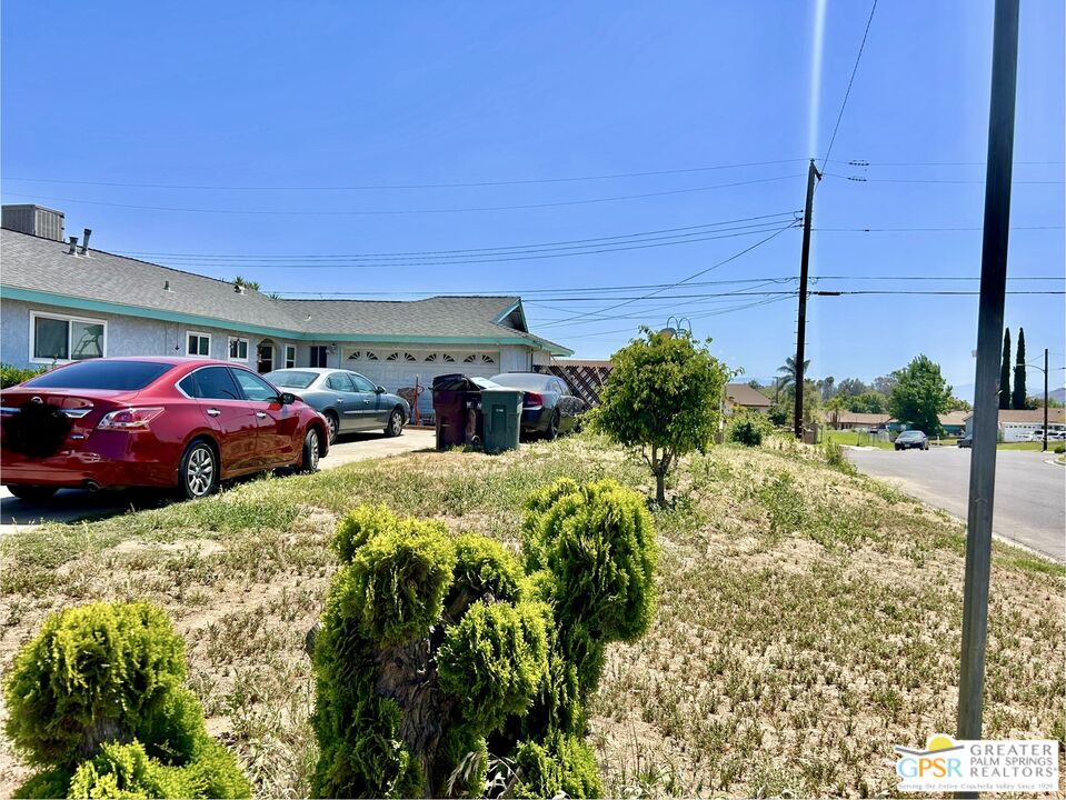 Single Family Residence, 3332 Debbie ln, Riverside, CA 92501 - 1