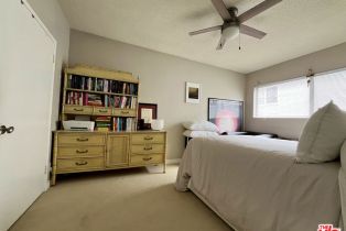 , 1037 Lincoln blvd, Santa Monica, CA 90403 - 4