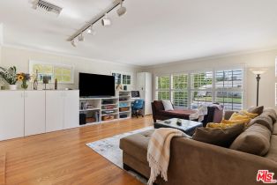 Single Family Residence, 13155 Hartsook st, Sherman Oaks, CA 91423 - 4