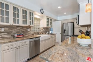 Single Family Residence, 13155 Hartsook st, Sherman Oaks, CA 91423 - 10