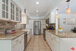 Single Family Residence, 13155 Hartsook st, Sherman Oaks, CA 91423 - 11