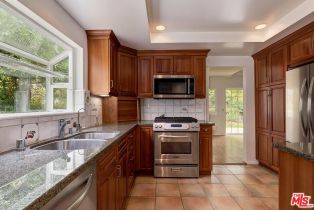 Single Family Residence, 17181 Avenida De La Herradura, Pacific Palisades, CA 90272 - 17