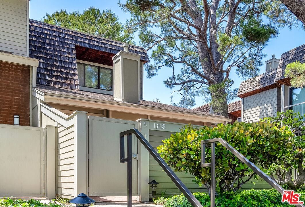 Condominium, 13135 Mindanao way, Marina Del Rey, CA 90292 - 1