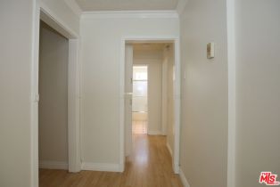 , 1538 11th, Santa Monica, CA 90401 - 5