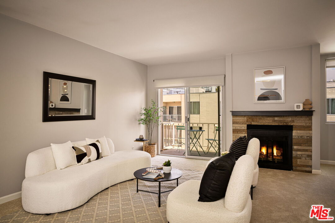 Condominium, 927 Kings rd, West Hollywood , CA 90069 - 1