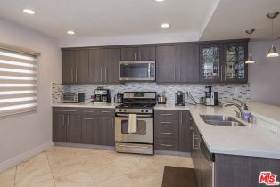 , 6205 Nita ave, Woodland Hills, CA 91367 - 5