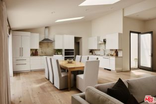 Single Family Residence, 15674 Royal Ridge rd, Sherman Oaks, CA 91403 - 4