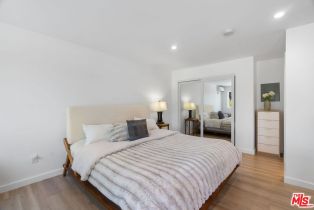 Single Family Residence, 4618 Abargo st, Woodland Hills, CA 91364 - 34