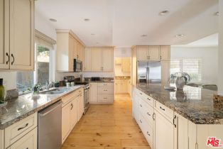 Single Family Residence, 20212 Oxnard st, Woodland Hills, CA 91367 - 8