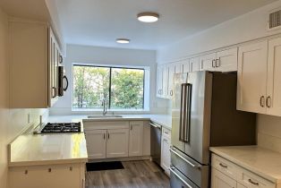 , 23461 Park Sorrento, Calabasas, CA 91302 - 5