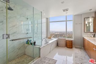 Condominium, 1 Century dr, Westwood, CA 90067 - 9