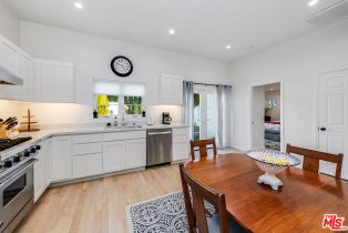 , 10728 Rochester ave, Westwood, CA 90024 - 7