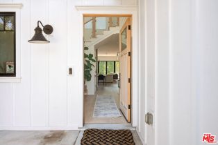 , 1086 Marco pl, Venice, CA 90291 - 3