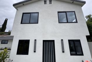 , 20529 Miranda Place, Woodland Hills, CA 91637 - 3