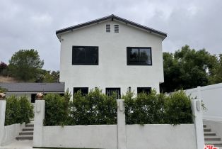 , 20529 Miranda Place, Woodland Hills, CA 91637 - 2