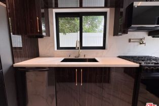 , 20529 Miranda Place, Woodland Hills, CA 91637 - 7