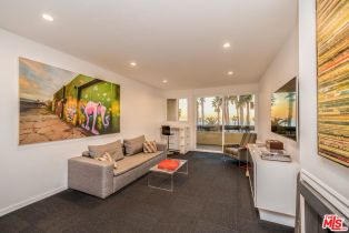 , 2221 Ocean ave, Santa Monica, CA 90405 - 2