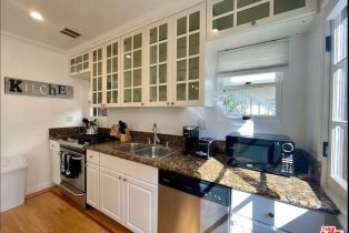 , 907 18th Street, Santa Monica, CA 90403 - 8