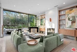 Single Family Residence, 810 Amoroso pl, Venice, CA 90291 - 4