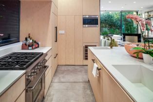 Single Family Residence, 810 Amoroso pl, Venice, CA 90291 - 7