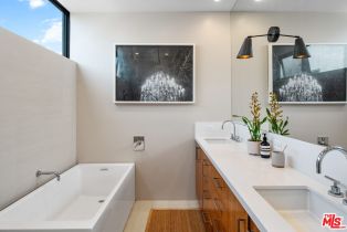 Single Family Residence, 1102 Amoroso pl, Venice, CA 90291 - 52