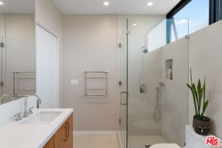 Single Family Residence, 1102 Amoroso pl, Venice, CA 90291 - 53