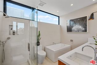 Single Family Residence, 1102 Amoroso pl, Venice, CA 90291 - 51